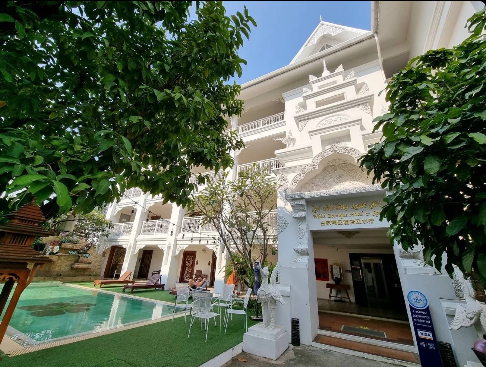 White boutique hotel and spa in Chiang Mai