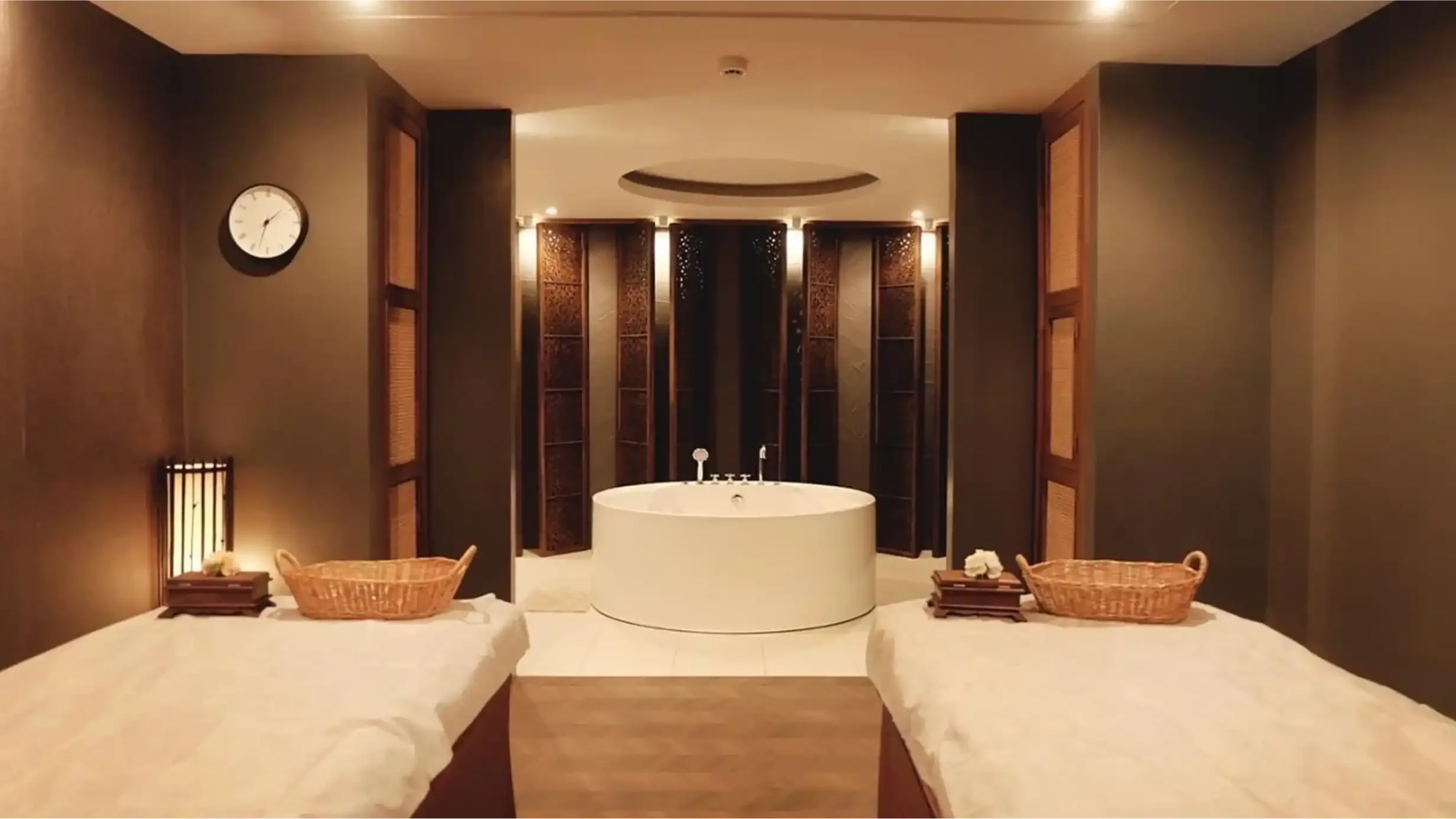 Air-conditioned private spa room